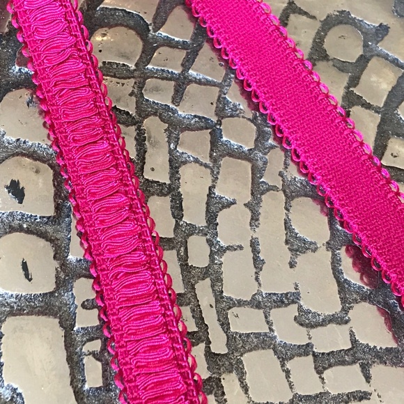 NWT ANTHROPOLOGIE RASPBERRY LACE LOUNGE BARLETTE - Picture 11 of 12